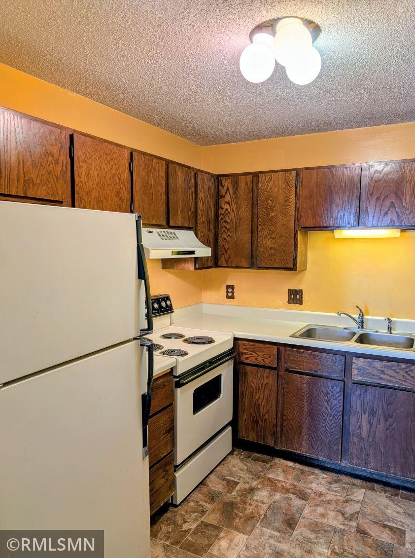26 10th Street W 803