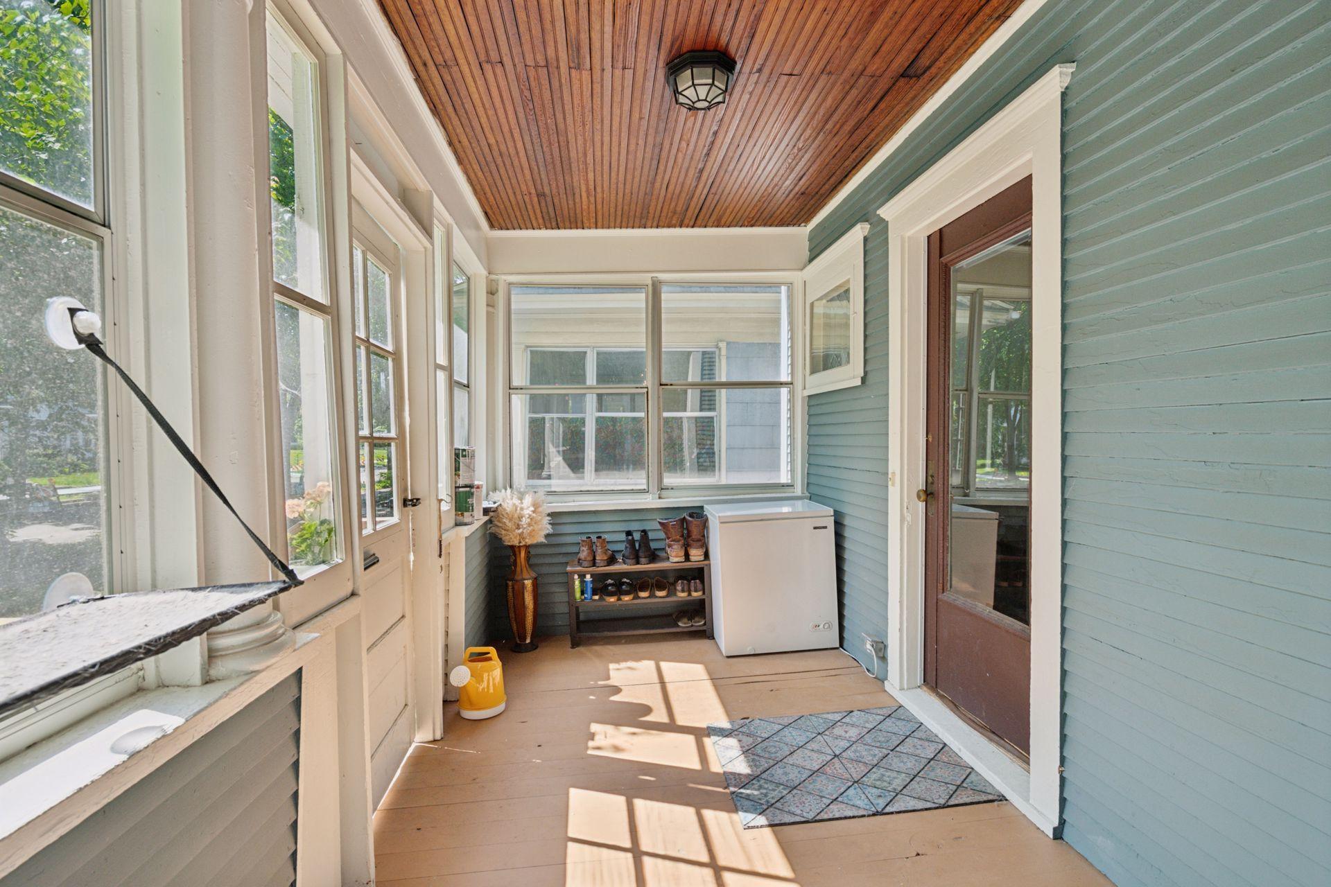 611 W 37th Street