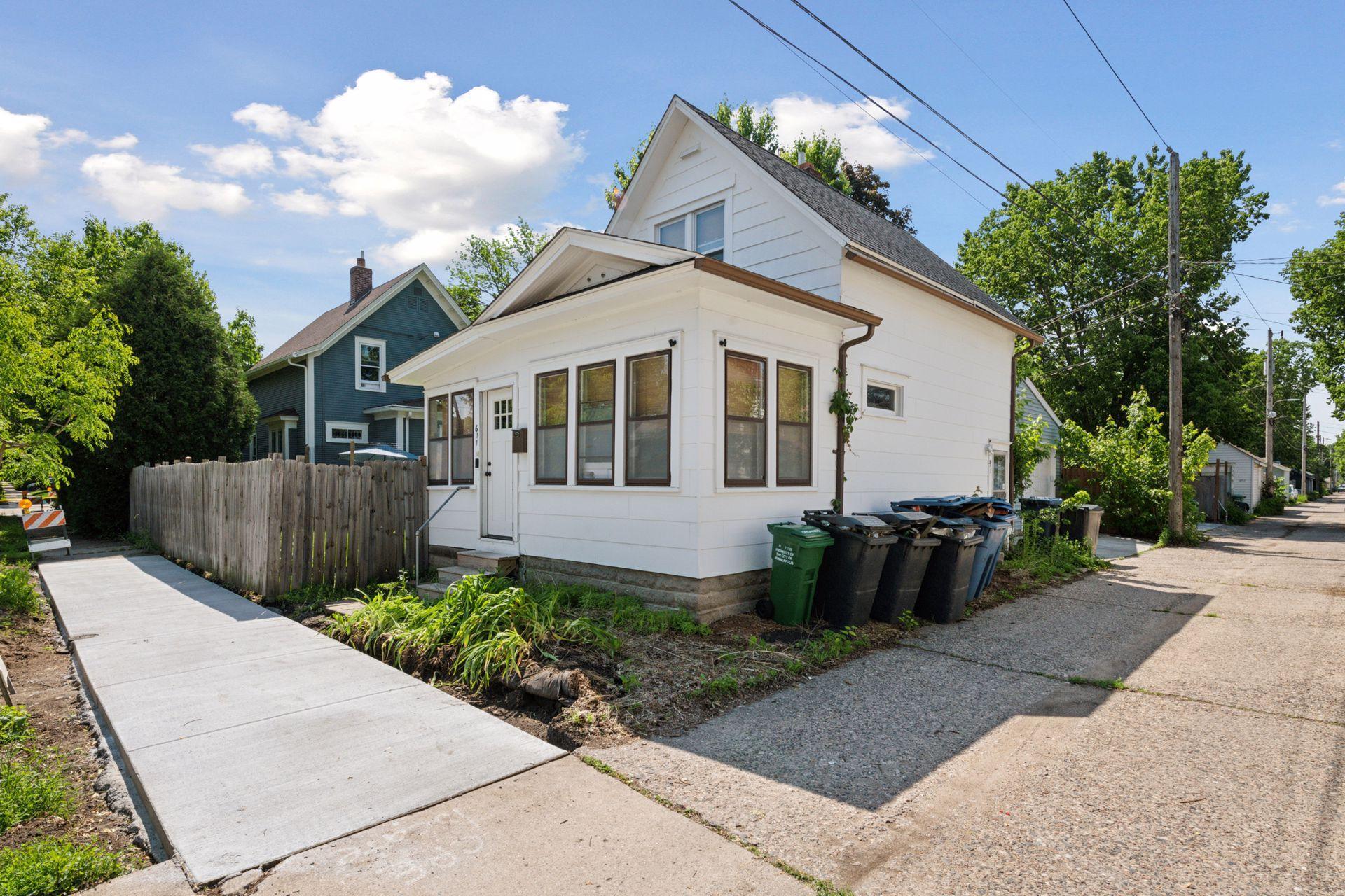 611 W 37th Street