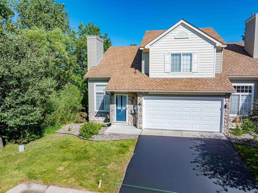 Photo of 7657 Primrose Place, Chanhassen, MN 55317 (MLS # 7130329)