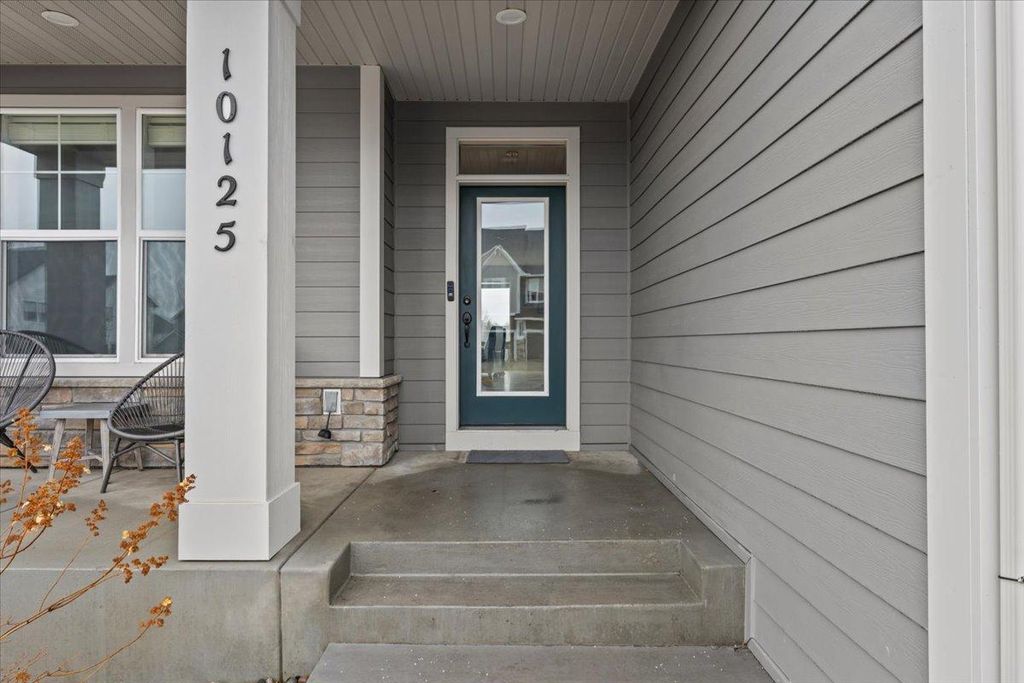 Photo of 10125 Shadyview Lane N, Maple Grove, MN 55311 (MLS # 7059828)