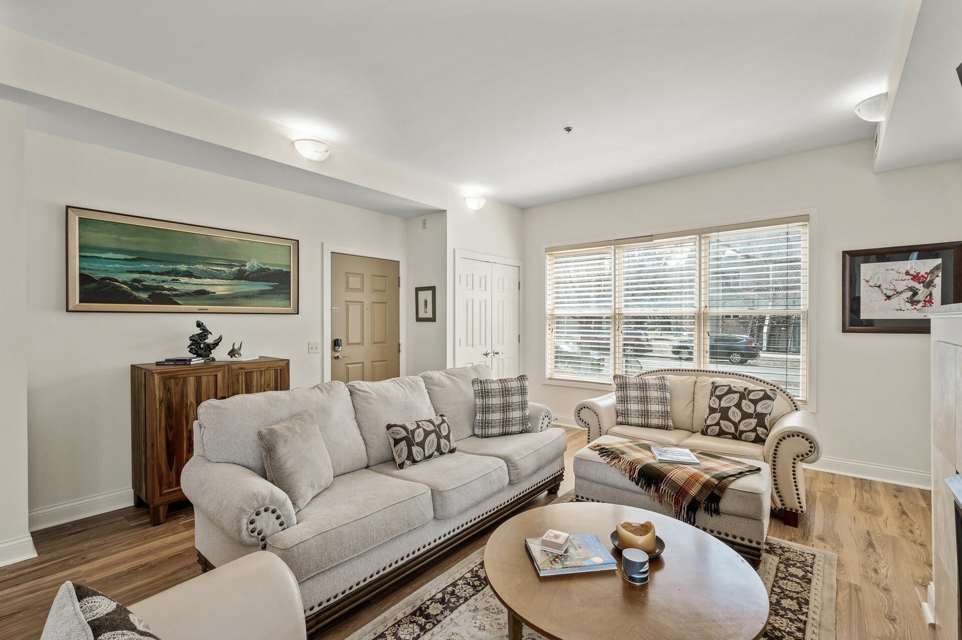 633 Dayton Avenue 4