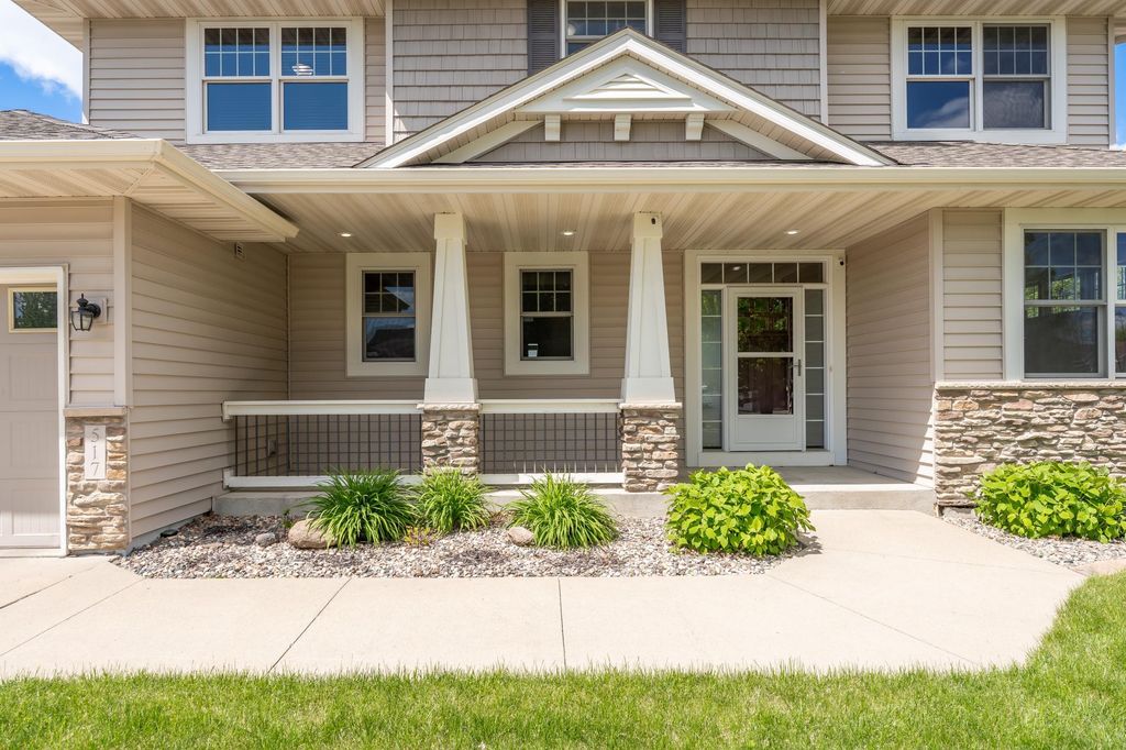 Photo of 517 Appaloosa Avenue, Shakopee, MN 55379 (MLS # 7082021)