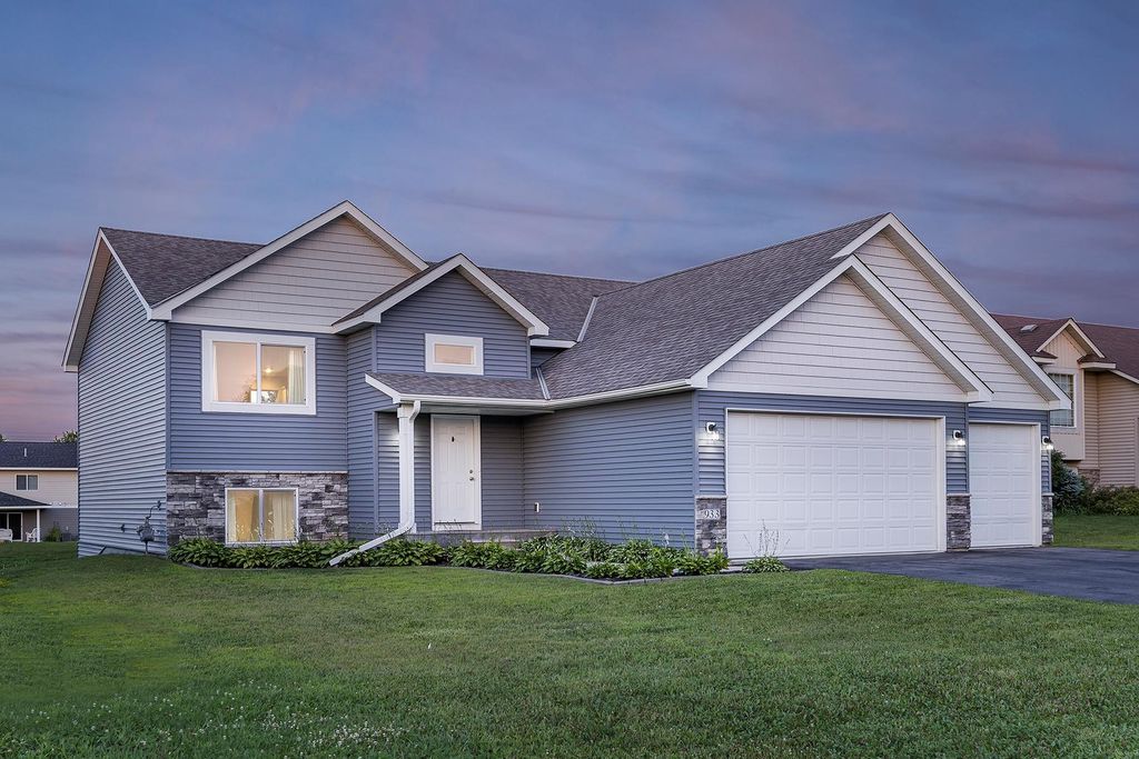 Photo of 933 Cobblestone Lane, Belle Plaine, MN 56011 (MLS # 7011067)