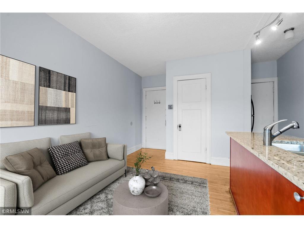 2881 Irving Avenue S 305