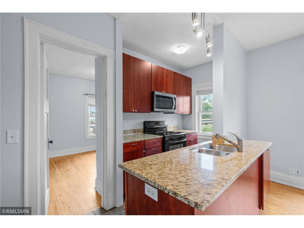2881 Irving Avenue S 305