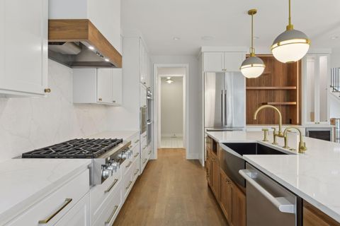 1984 Kenwood Parkway Minneapolis MN 55405