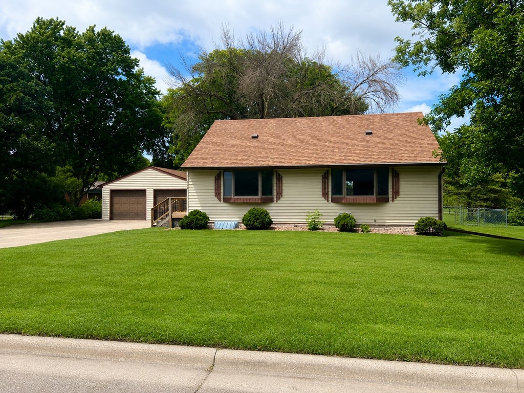Photo of 720 22nd Street NE, Owatonna, MN 55060 (MLS # 7102319)