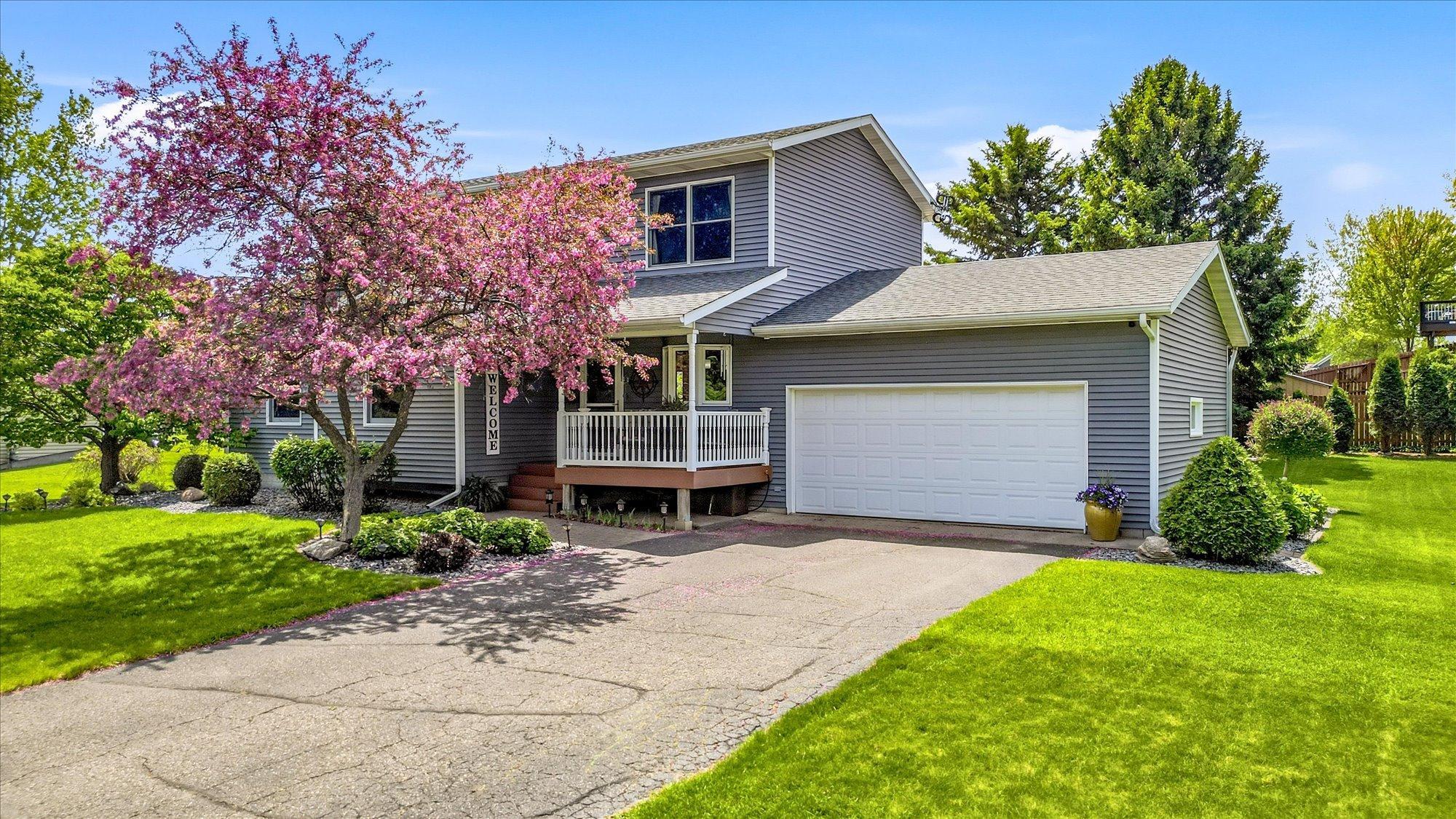 Photo 1 of 63 — 13165 295th Street, Lindstrom, MN 55045