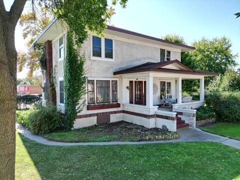 Photo of 108 W 4th Street, Redwood Falls, MN 56283 (MLS # 6796361)