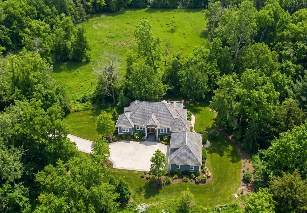 Photo of 128 Peavey Lane, Wayzata, MN 55391 (MLS # 7061065)