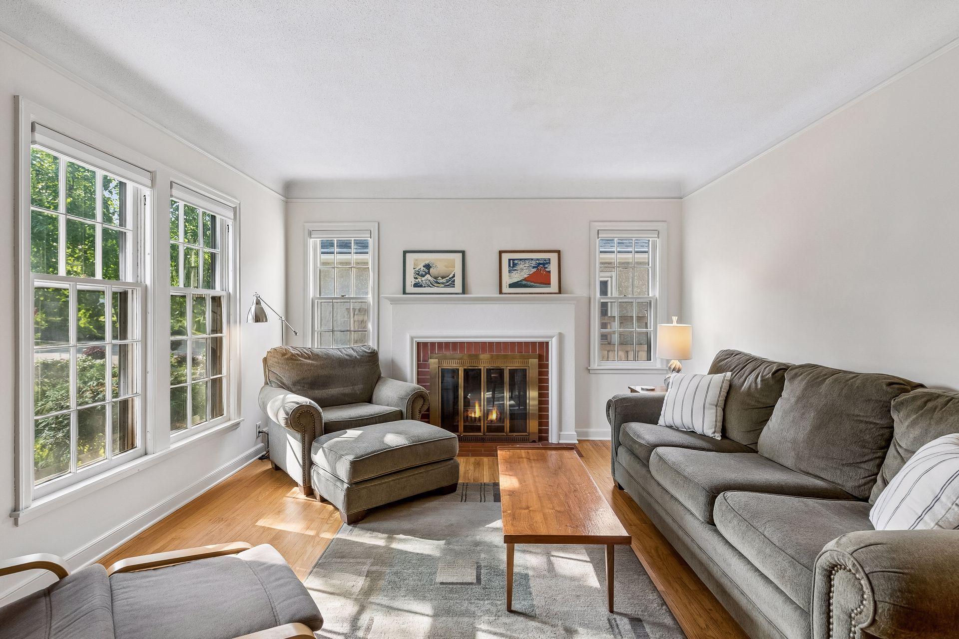 5652 Dupont Avenue S