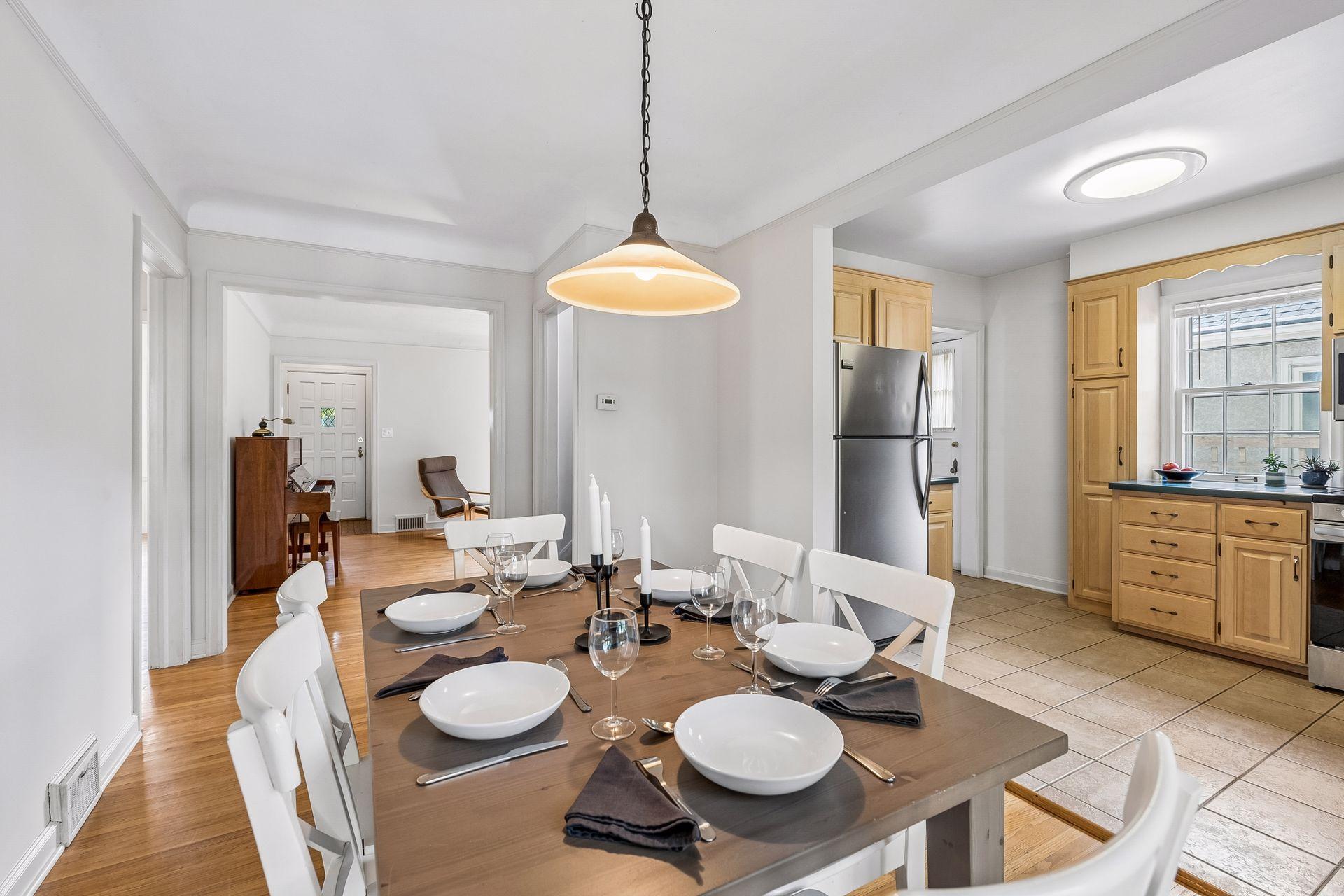 5652 Dupont Avenue S