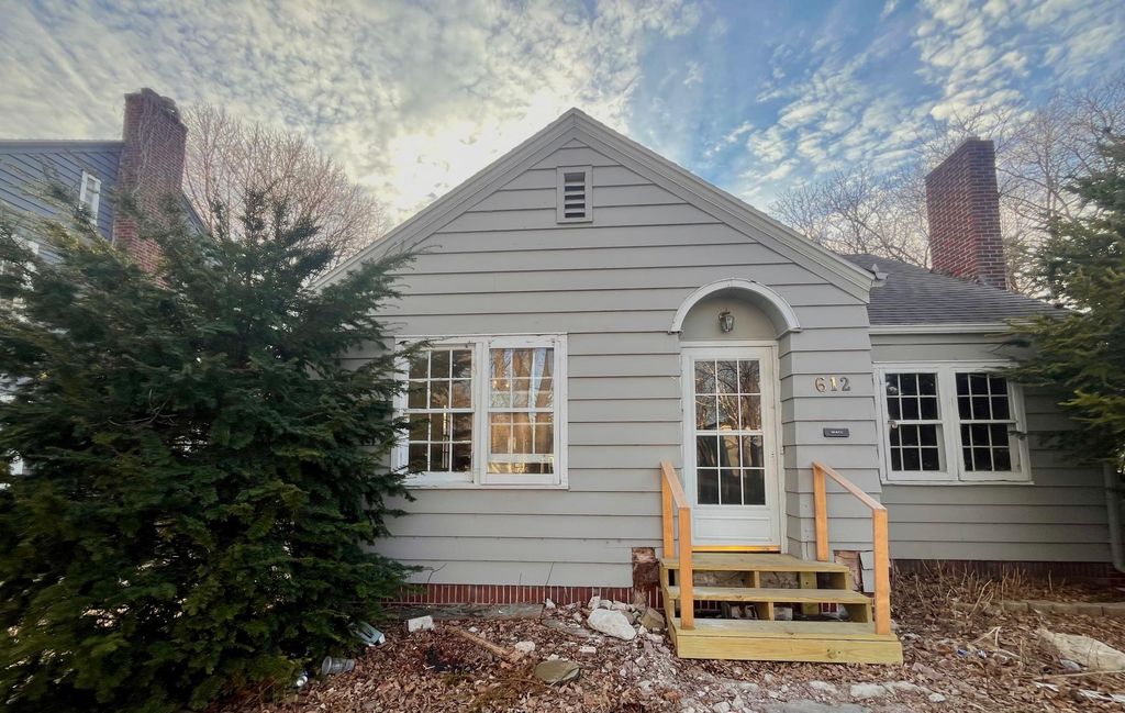 Photo of 612 10th Street SW, Willmar, MN 56201 (MLS # 7044204)