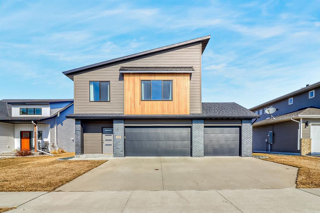 Photo of 442 Hampton Drive W, Moorhead, MN 56560 (MLS # 7049283)