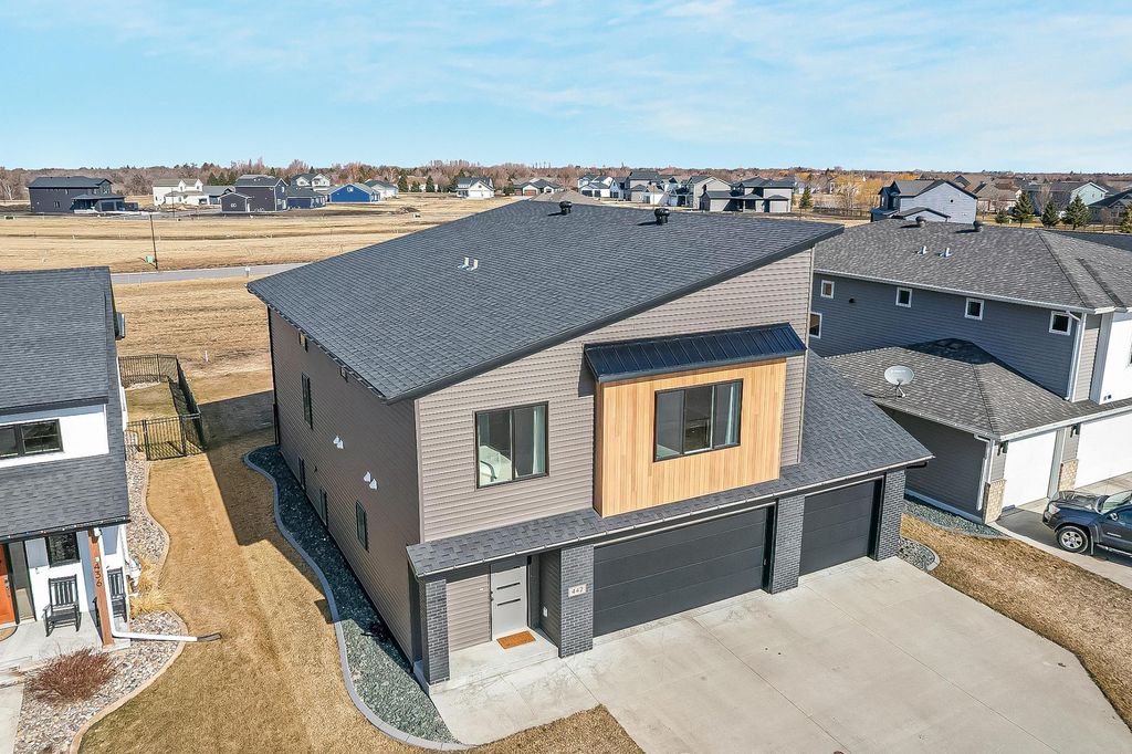 Photo of 442 Hampton Drive W, Moorhead, MN 56560 (MLS # 7049283)