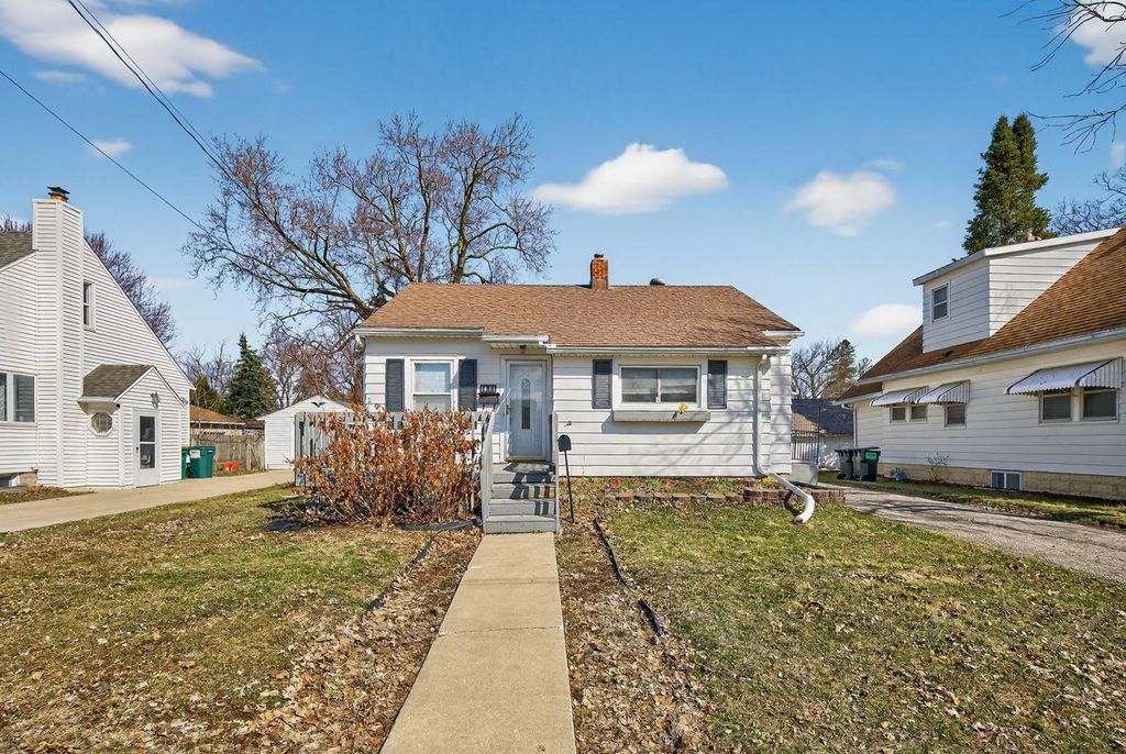 Photo of 1431 1st Street SE, Rochester, MN 55904 (MLS # 7055463)