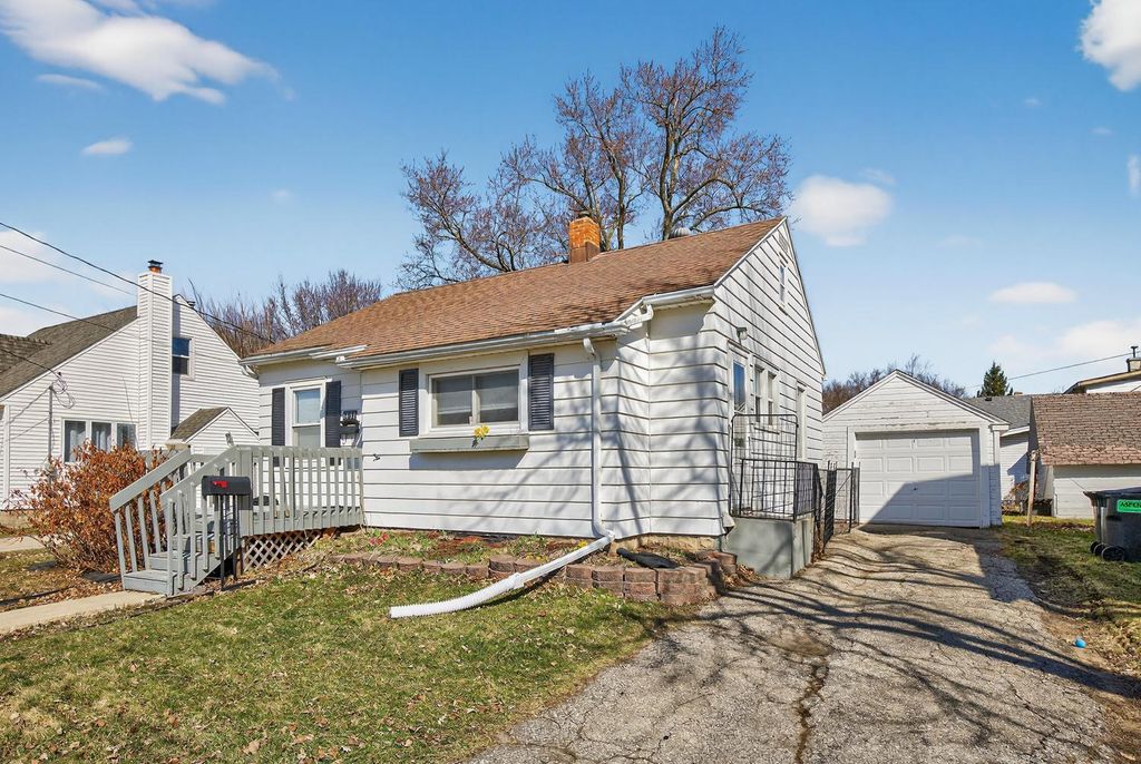 Photo of 1431 1st Street SE, Rochester, MN 55904 (MLS # 7055463)