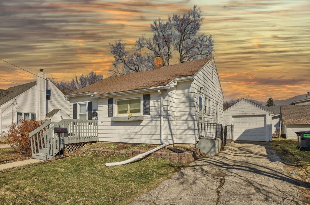 Photo of 1431 1st Street SE, Rochester, MN 55904 (MLS # 7055463)