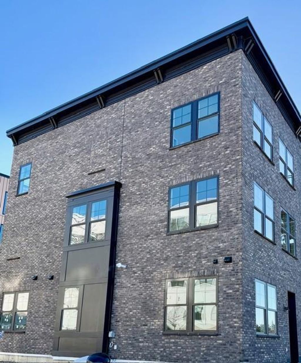 Photo of 838 Woodlawn Avenue, Saint Paul, MN 55116 (MLS # 7021644)