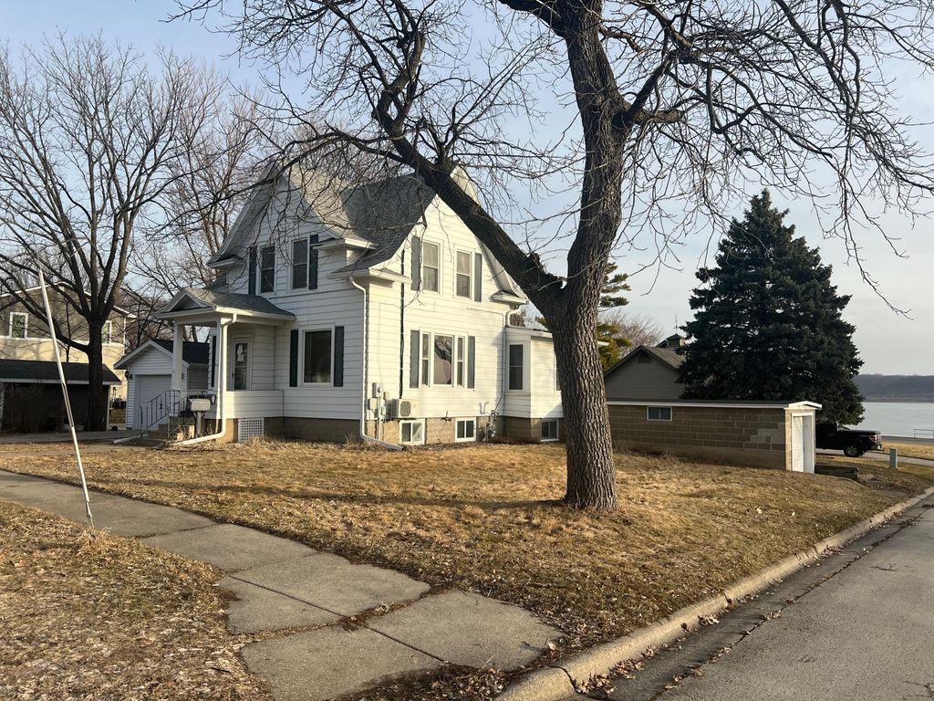 Photo of 719 S Oak Street, Lake City, MN 55041 (MLS # 7033702)
