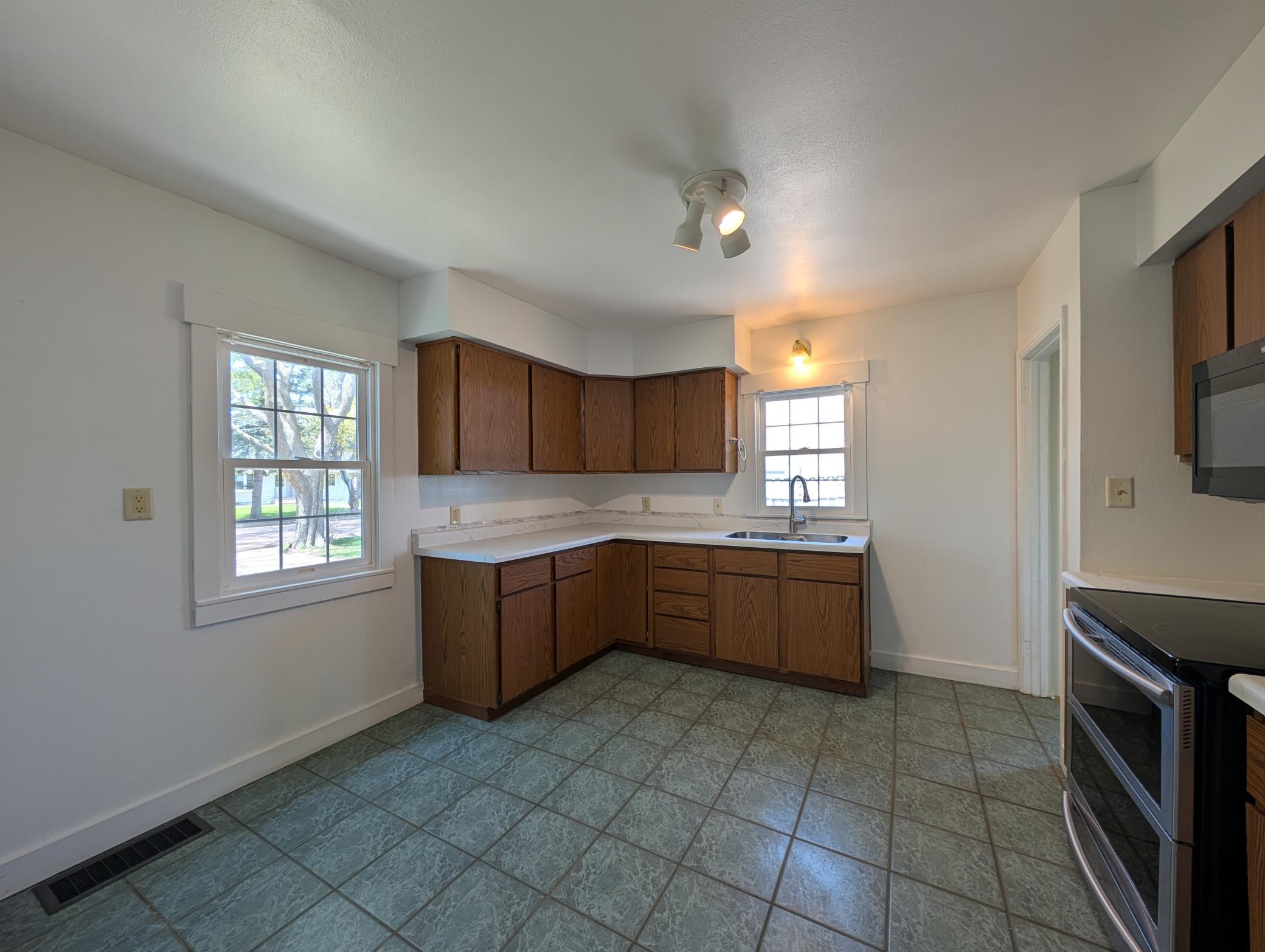 160 10th Street