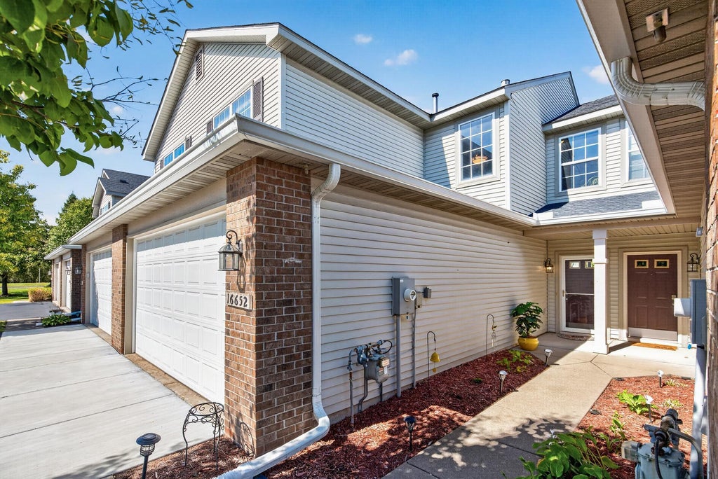 Photo of 16652 89th Place N, Maple Grove, MN 55311 (MLS # 7147980)