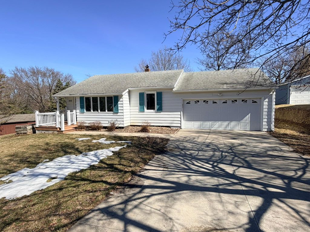 Photo of 2212 4th Avenue SW, Rochester, MN 55902 (MLS # 7041516)