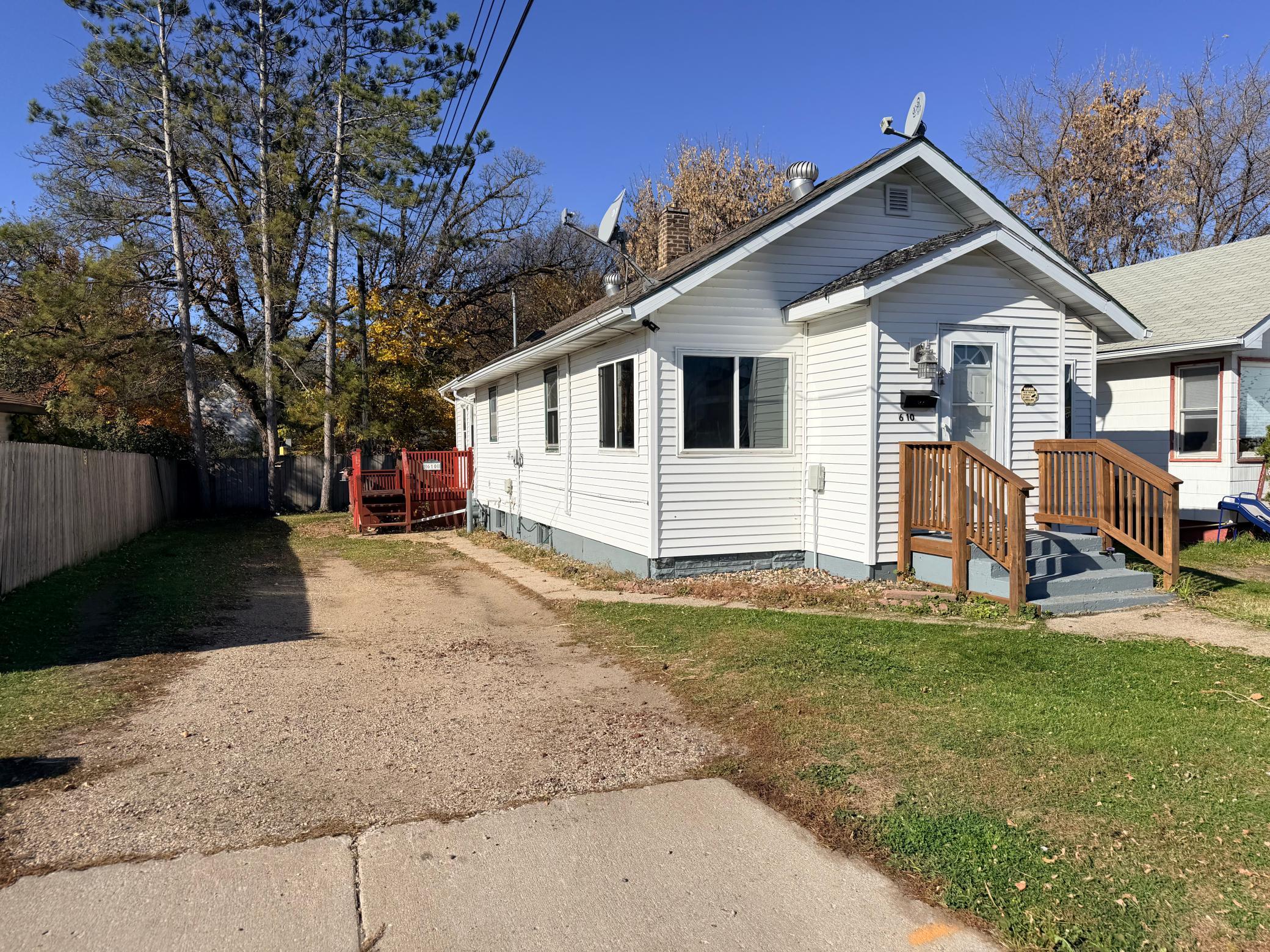 610 Oak Grove Avenue