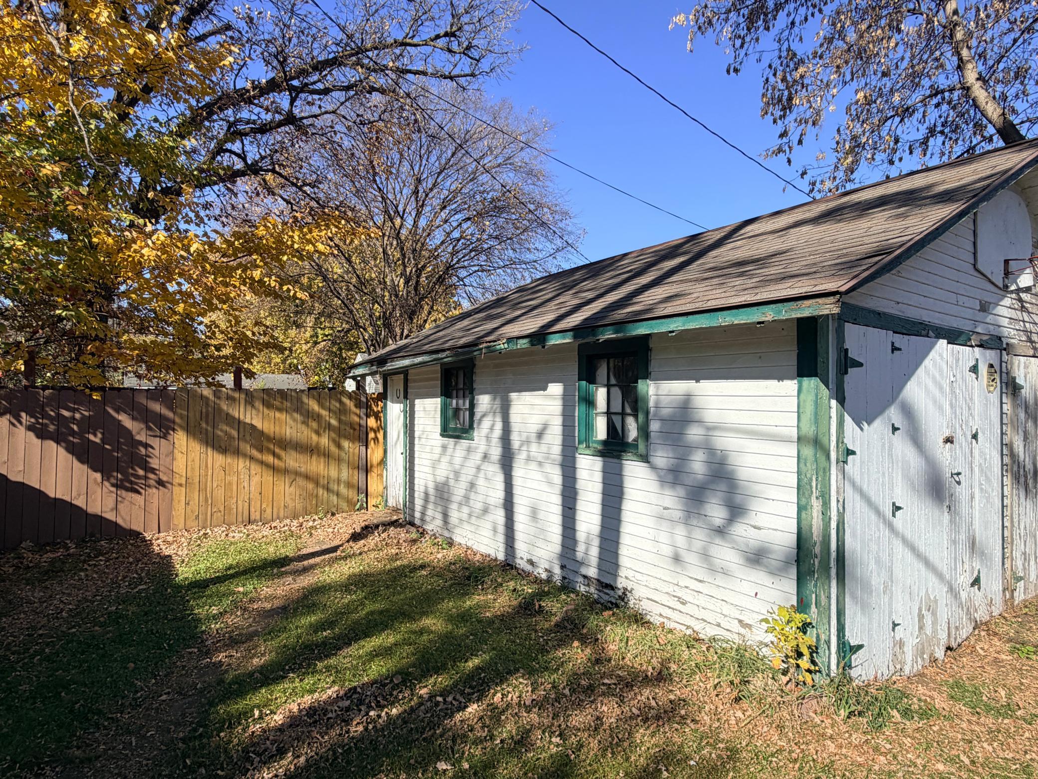 610 Oak Grove Avenue