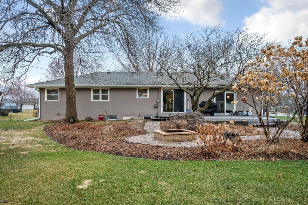 Photo of 11221 131st Avenue N, Dayton, MN 55327 (MLS # 7049611)