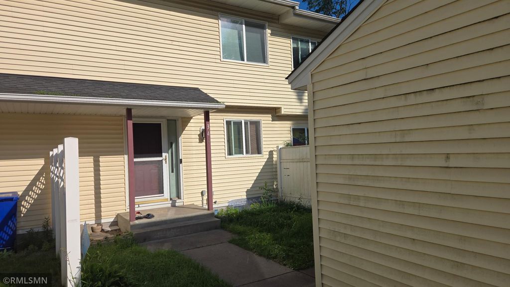 Photo of 341 Winifred Street E, Saint Paul, MN 55107 (MLS # 7107182)