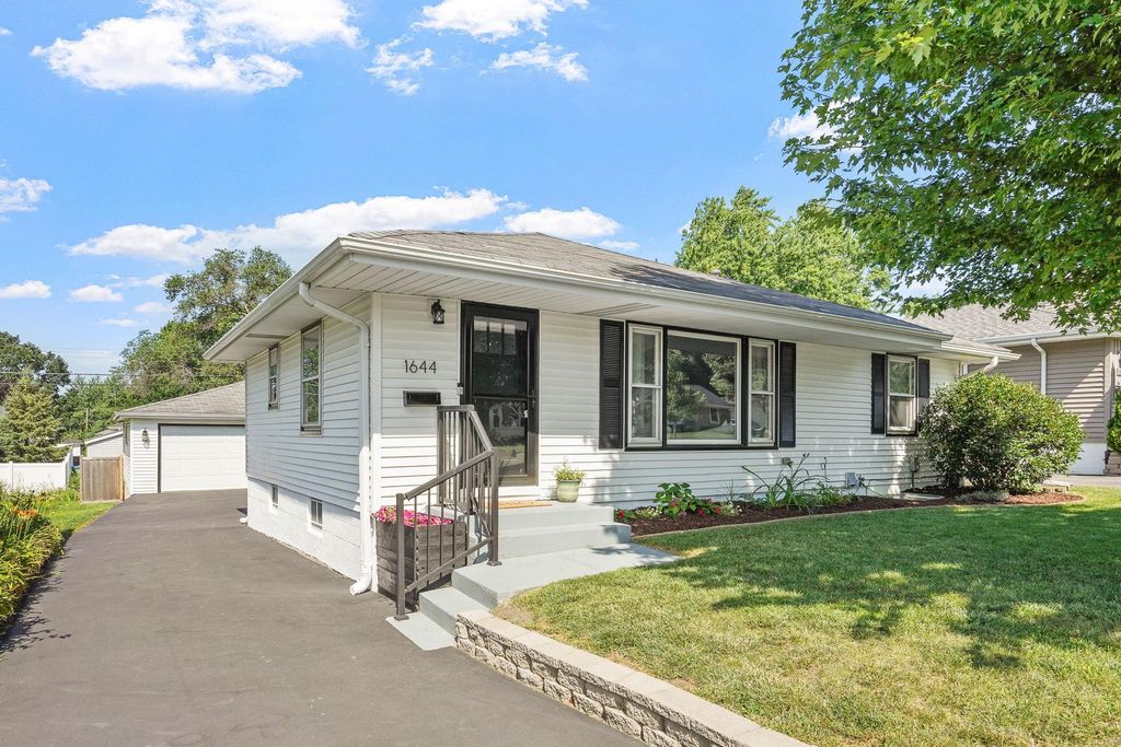 Photo of 1644 Oregon Avenue S, Saint Louis Park, MN 55426 (MLS # 7111878)