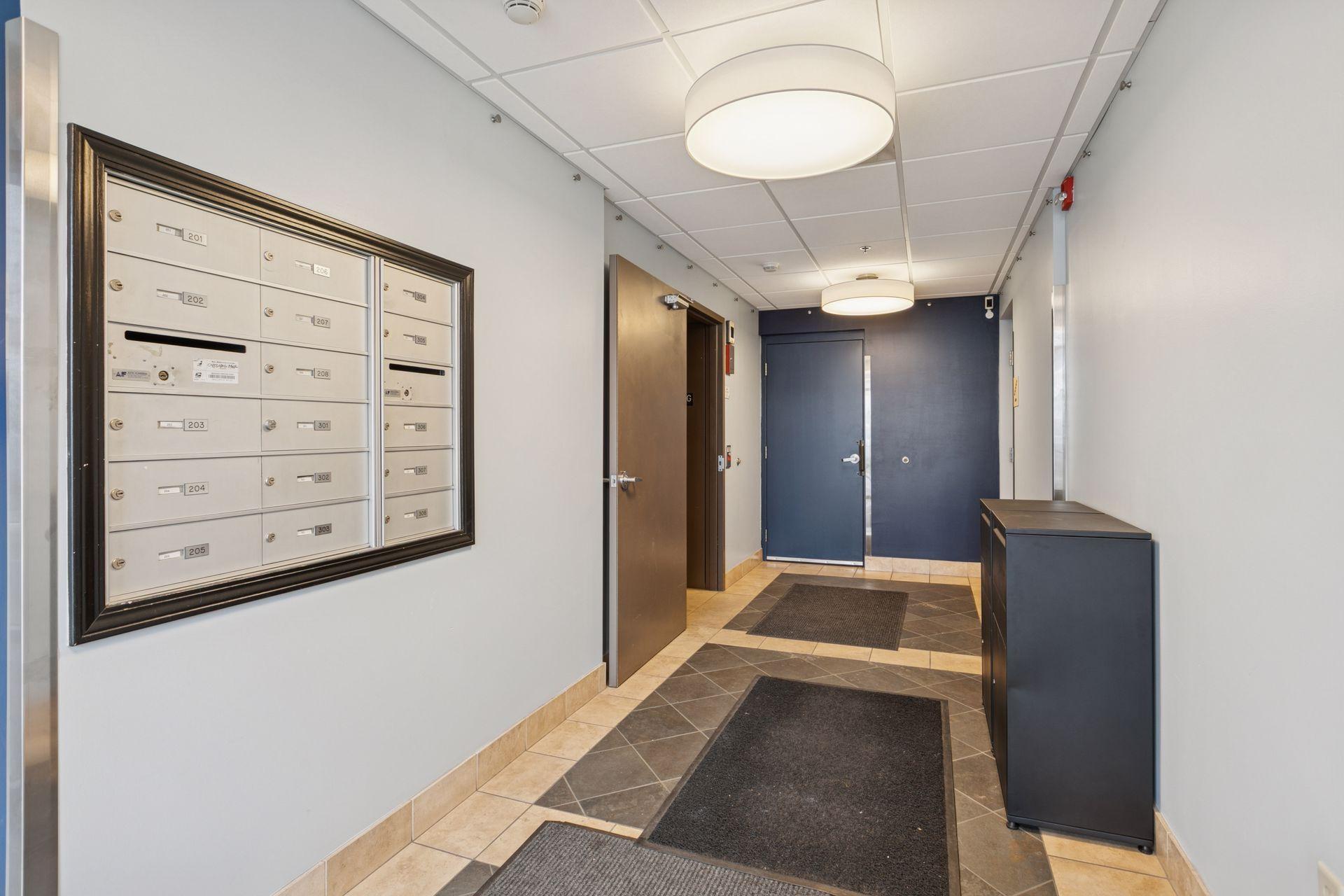 2803 E 38th Street 202