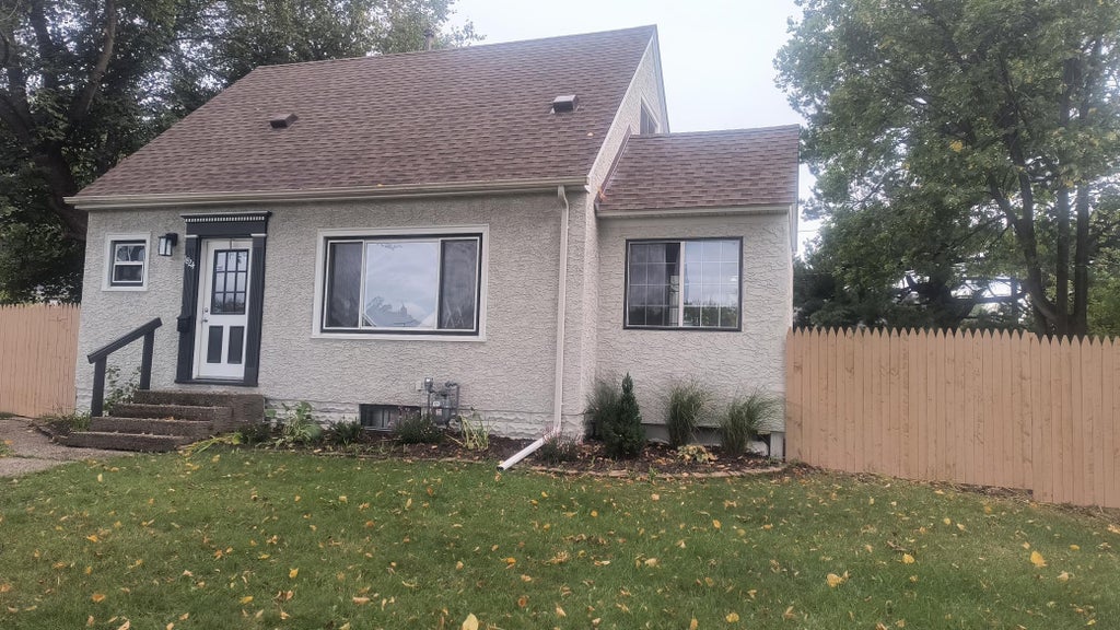 Photo of 1824 Clear Avenue, Saint Paul, MN 55119 (MLS # 7148083)