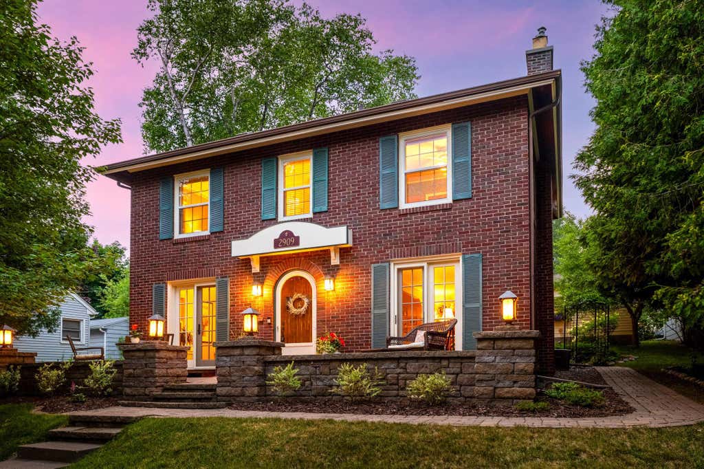 Photo of 2909 Greysolon Road, Duluth, MN 55812 (MLS # 7118281)