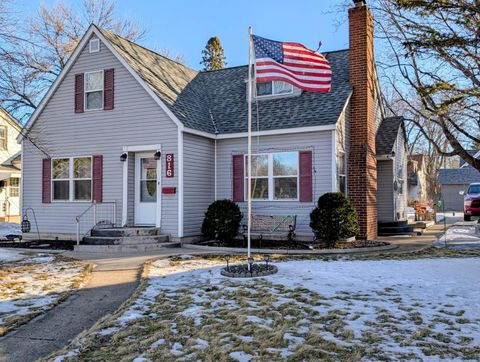 Photo of 816 N 3rd Street, Montevideo, MN 56265 (MLS # 7019835)