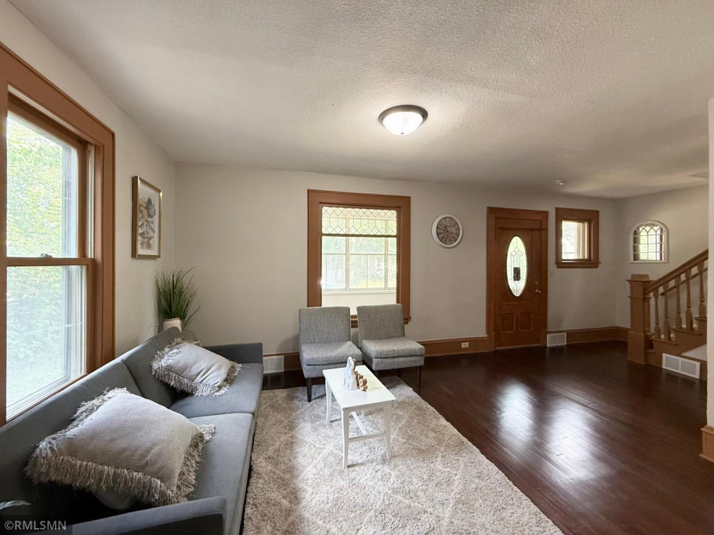 Photo of 324 Topping Street, Saint Paul, MN 55117 (MLS # 7131757)