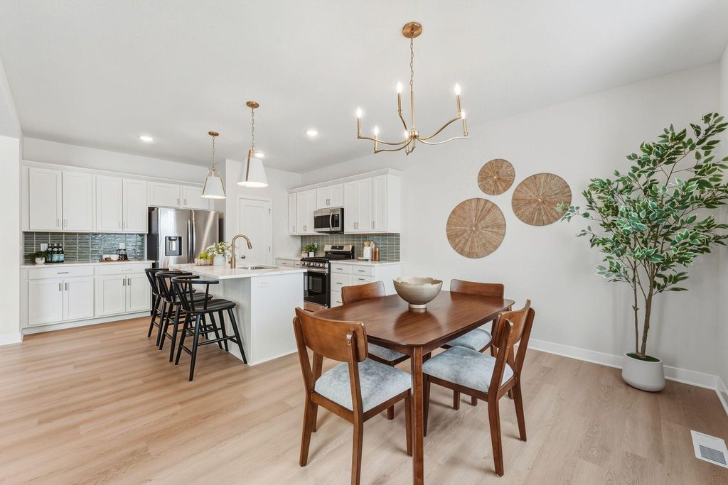 Photo of 1551 Creekwood Dr Dr, New Richmond, WI 54017 (MLS # 7021168)