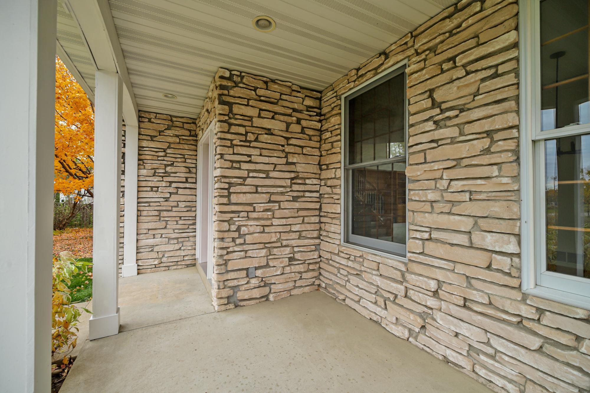 11811 Ridgemount Avenue W