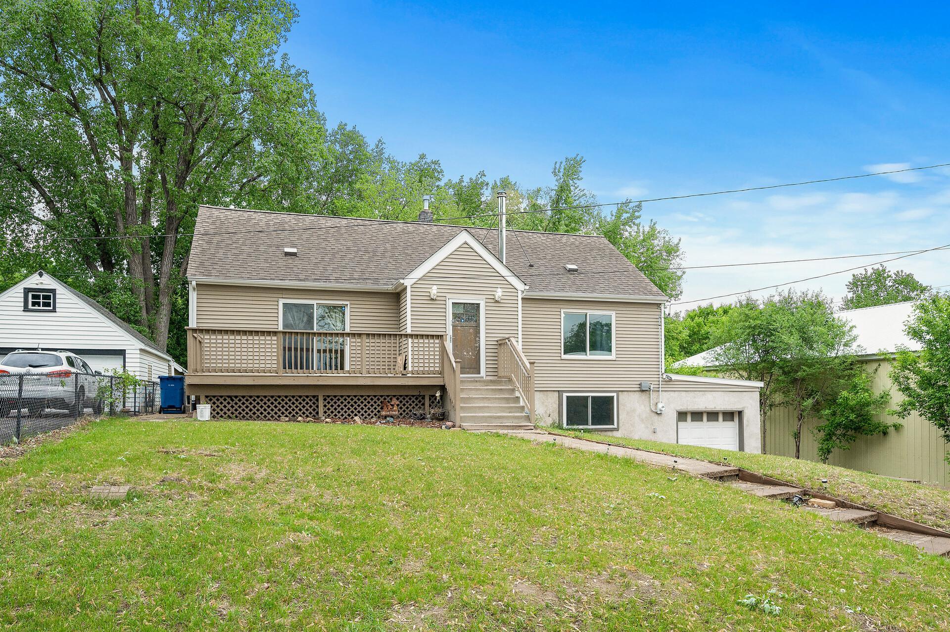 469 Little Canada Road E