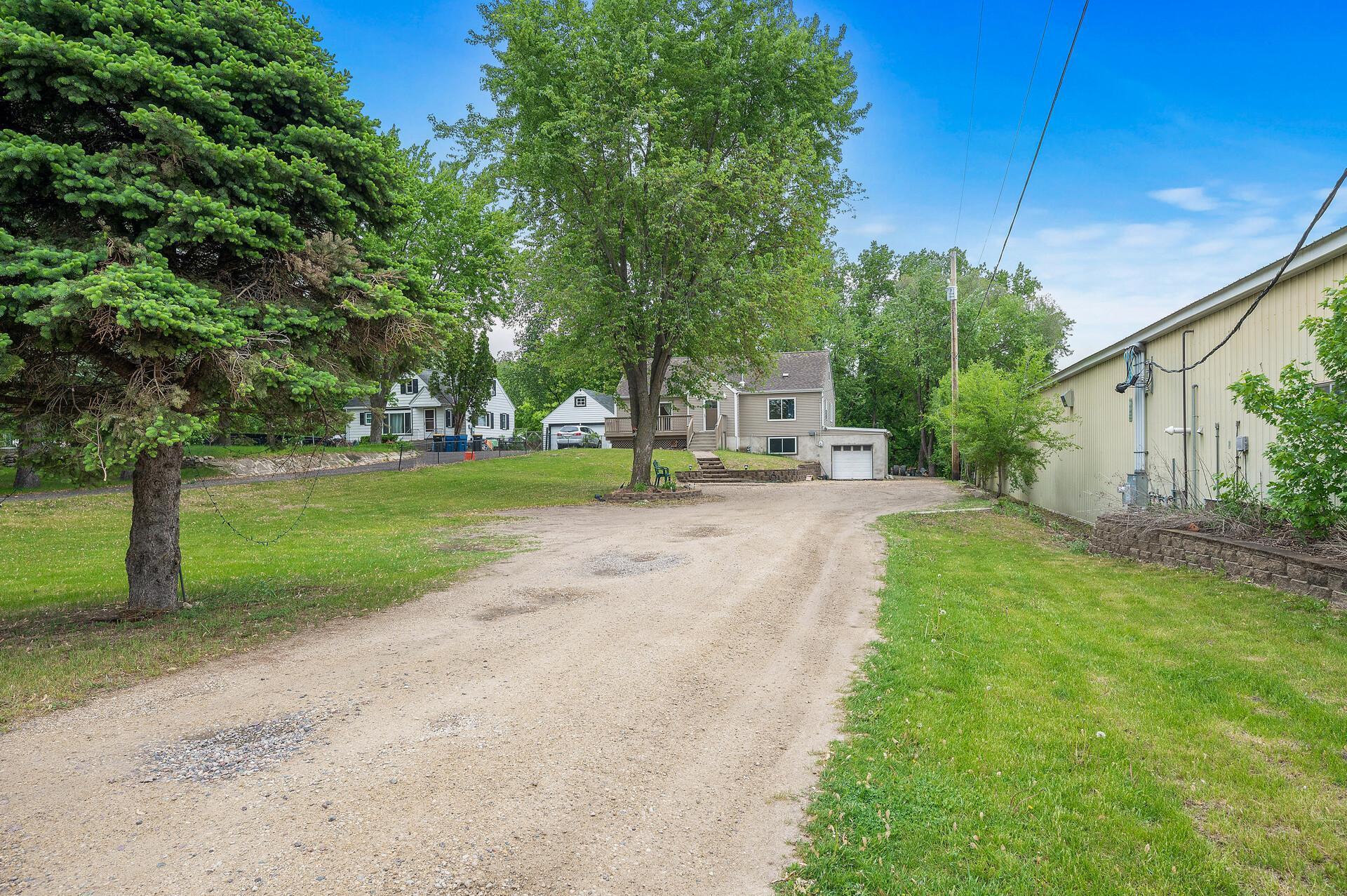 469 Little Canada Road E