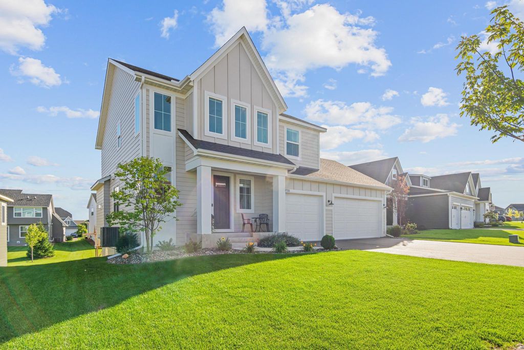 Photo of 10755 40th Street N, Lake Elmo, MN 55042 (MLS # 7038392)