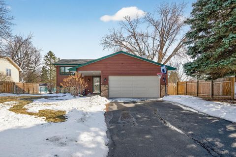 1564 Knoll Drive Shoreview MN 55126