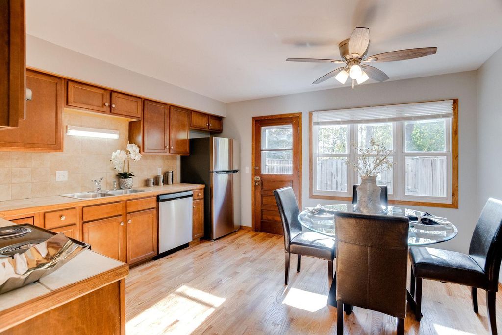 Photo of 821 Weeks Avenue SE, Minneapolis, MN 55414 (MLS # 7063972)
