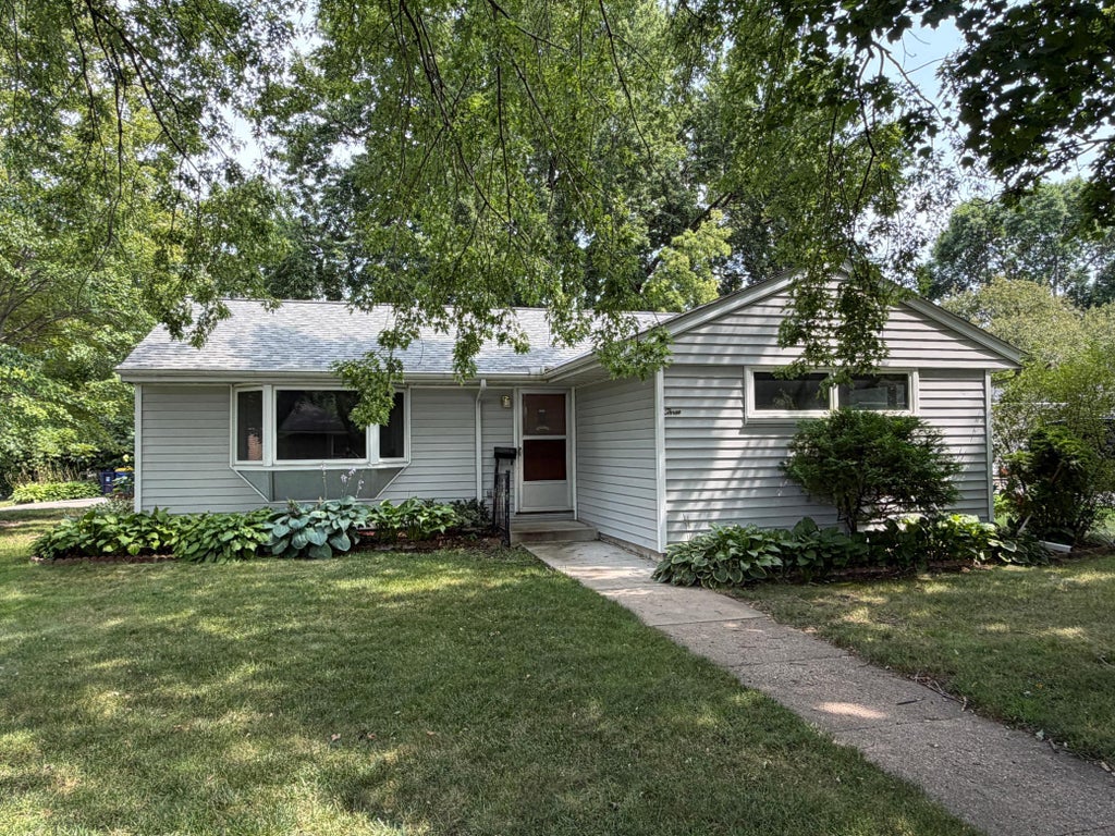 Photo of 3 Fareway Drive, Northfield, MN 55057 (MLS # 7123596)