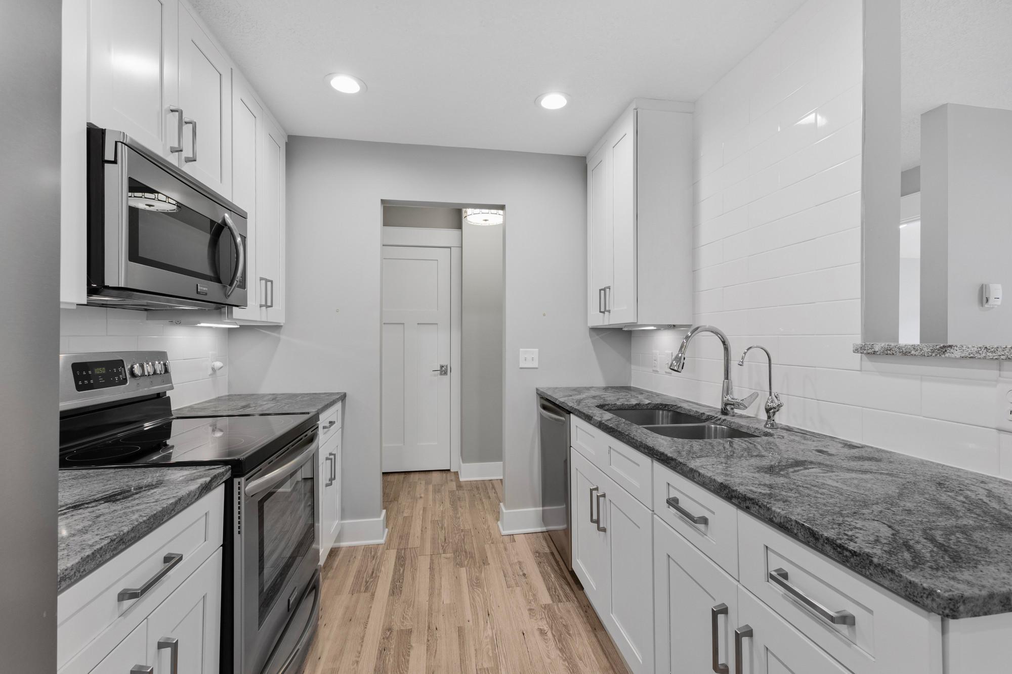 205 Barry Avenue S 210