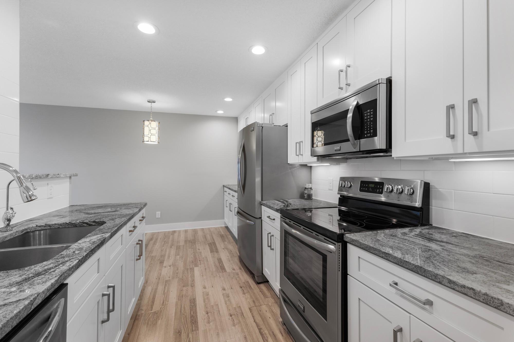 205 Barry Avenue S 210