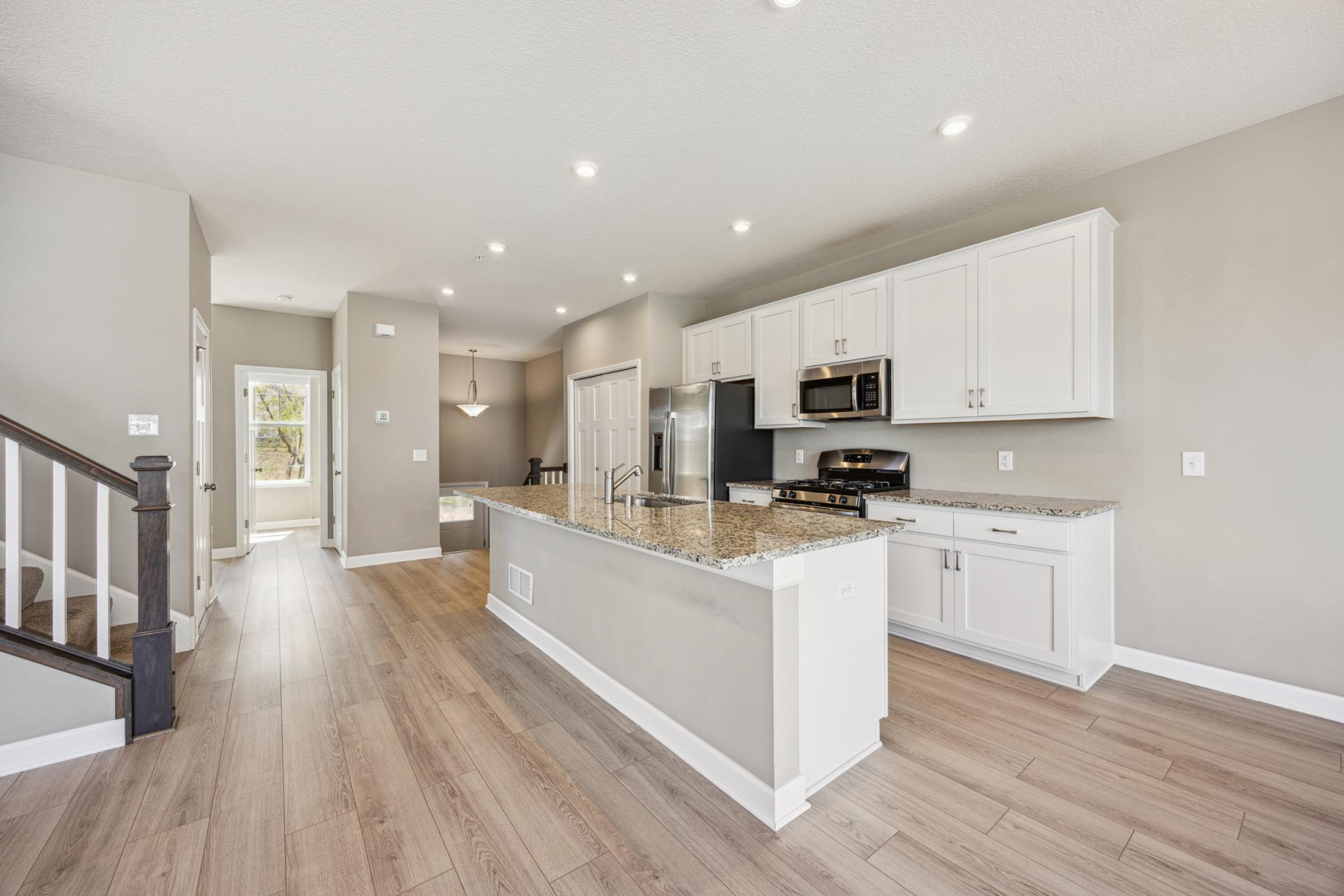 792 Roselyn Drive