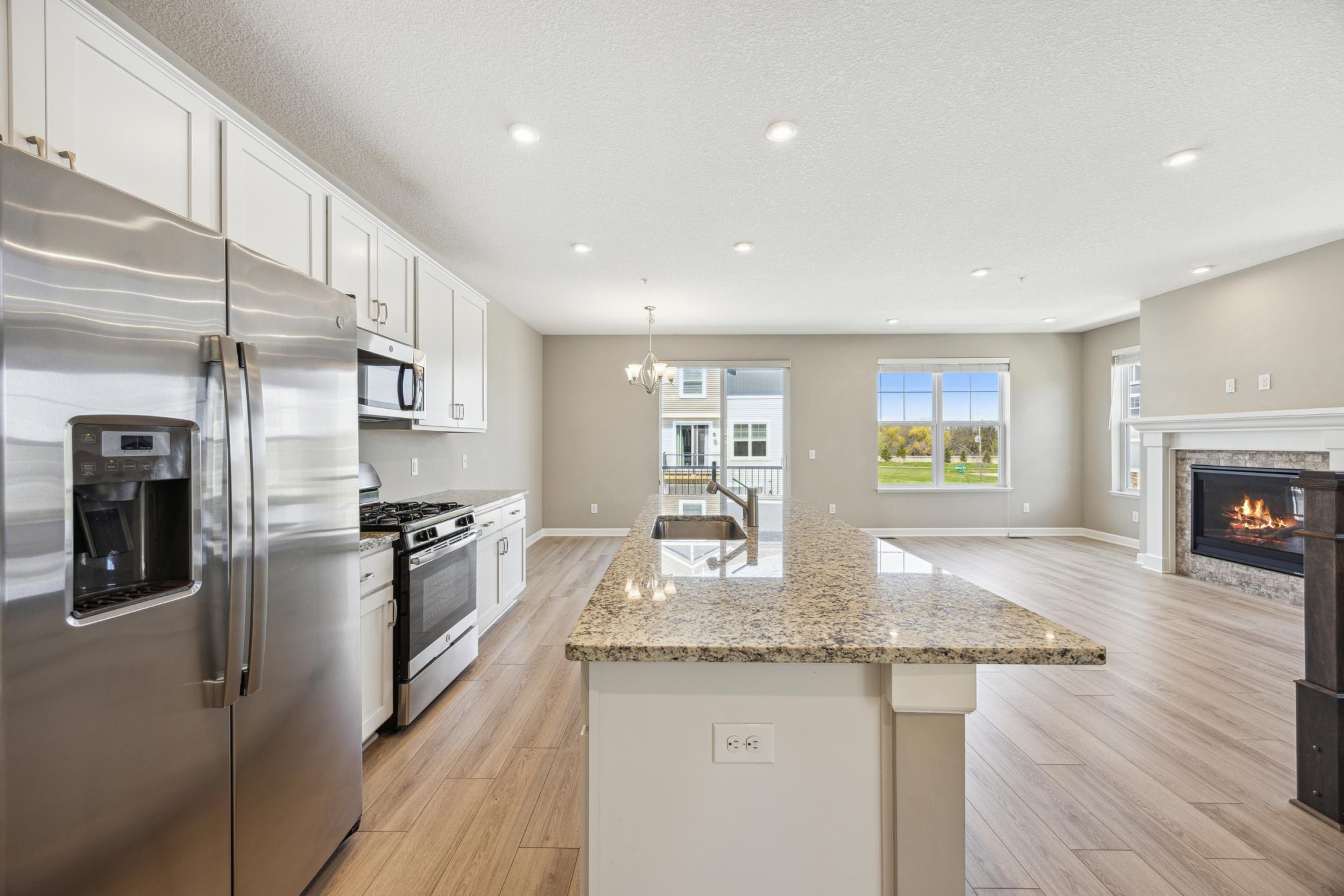 792 Roselyn Drive